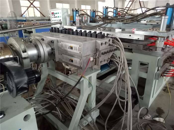 中國塑料機械行業(yè)迅速崛起 站穩腳跟是挑戰